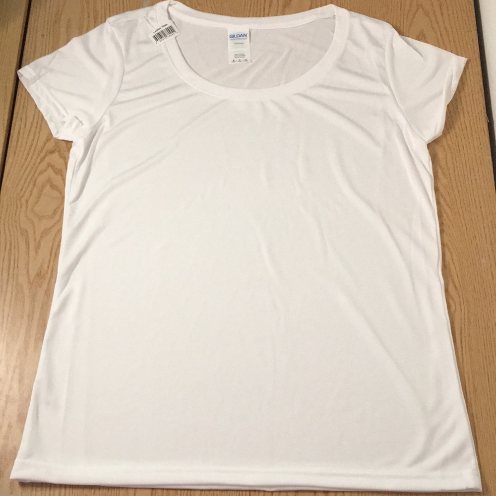 New Women’s Gildan Polyester T-shirt Lightweight Stretchy White Size Medium